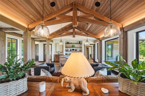 859 Andreef Rd, Qualicum Beach, BC 