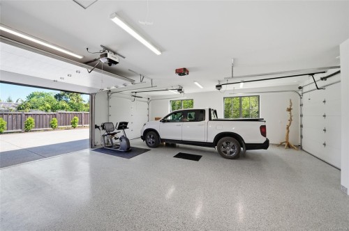 859 Andreef Rd, Qualicum Beach, BC 
