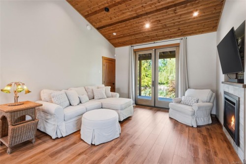 859 Andreef Rd, Qualicum Beach, BC 