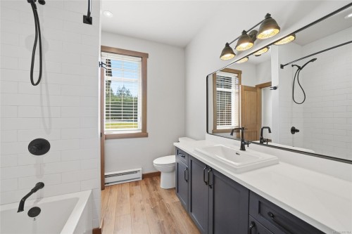 859 Andreef Rd, Qualicum Beach, BC 