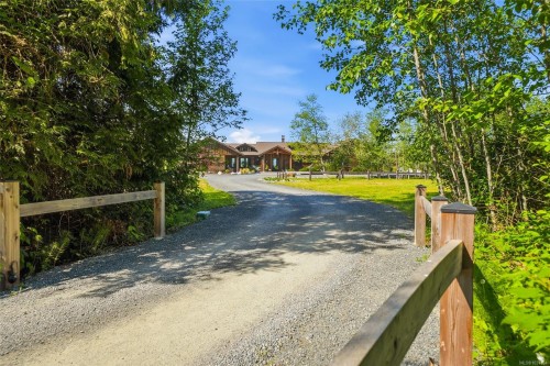 859 Andreef Rd, Qualicum Beach, BC 