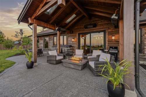 859 Andreef Rd, Qualicum Beach, BC 