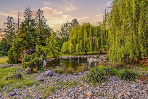 859 Andreef Rd, Qualicum Beach, BC 