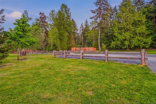 859 Andreef Rd, Qualicum Beach, BC 