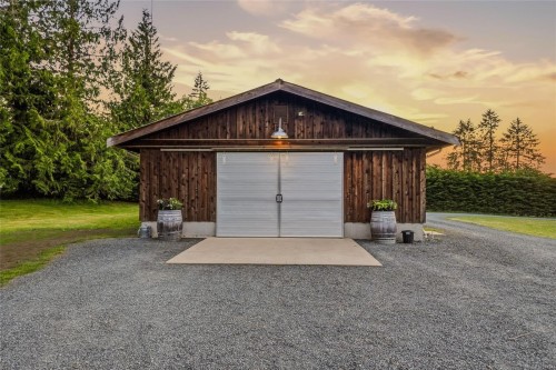 859 Andreef Rd, Qualicum Beach, BC 