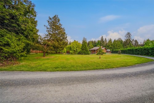 859 Andreef Rd, Qualicum Beach, BC 
