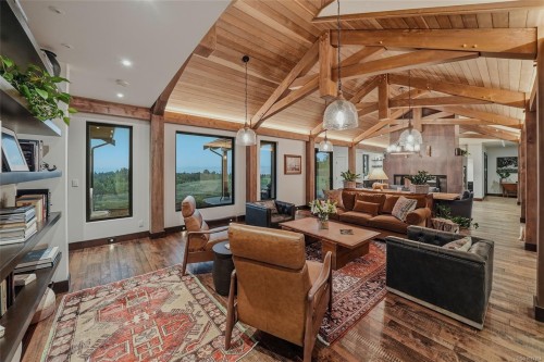 859 Andreef Rd, Qualicum Beach, BC 