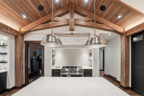 859 Andreef Rd, Qualicum Beach, BC 