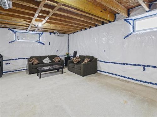 59 Kilroy St, Winnipeg, MB 