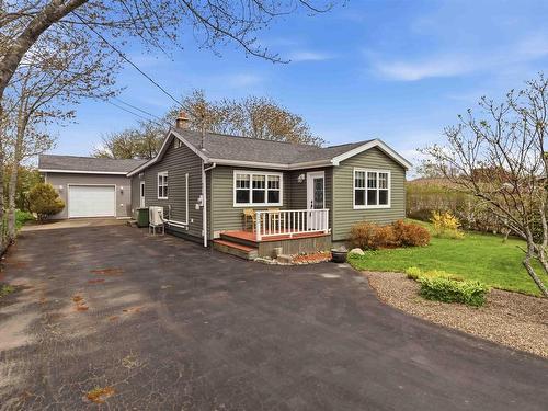 22 Pine Grove Drive  Halifax, NS B3R 1S1
