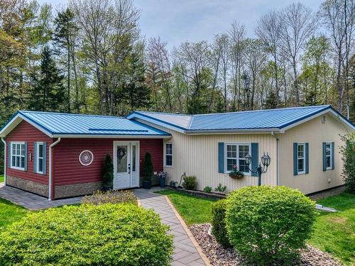 245 Forest Drive, Hemford, NS 