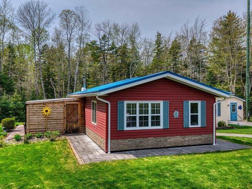 245 Forest Drive, Hemford, NS 