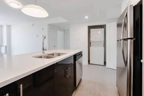 Kitchen - 507-6250 Av. Lennox, Montréal (Côte-Des-Neiges/Notre-Dame-De-Grâce), QC - Indoor Photo Showing Kitchen With Double Sink
