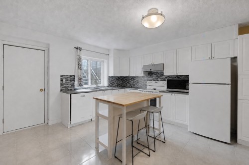 Cuisine - 5541 Av. Macdonald, Hampstead, QC - Indoor Photo Showing Kitchen