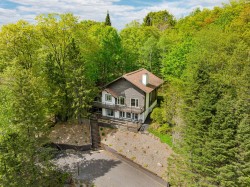115  - 115A Rue Diana  Sainte-Agathe-Des-Monts, QC J8C 0Z4