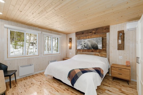 Master Bedroom - 115  - 115A Rue Diana, Sainte-Agathe-Des-Monts, QC - Indoor Photo Showing Bedroom