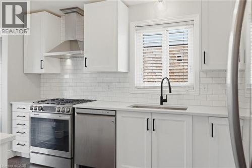113 Hollyridge Crescent, Kitchener, ON - Indoor Photo Showing Kitchen With Upgraded Kitchen