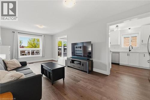 113 Hollyridge Crescent, Kitchener, ON - Indoor Photo Showing Living Room