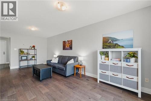 113 Hollyridge Crescent, Kitchener, ON - Indoor Photo Showing Living Room
