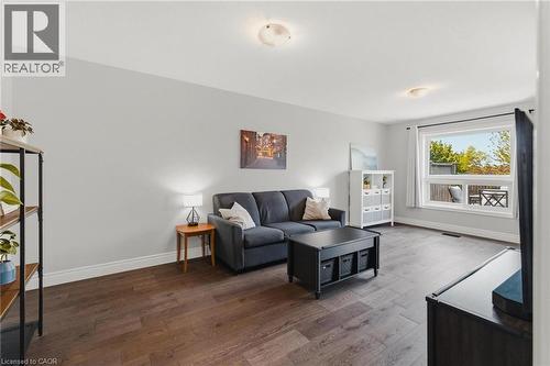 113 Hollyridge Crescent, Kitchener, ON - Indoor Photo Showing Living Room