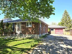 15 MELROSE CRESCENT Belleville (Belleville Ward), ON K8N 1X7