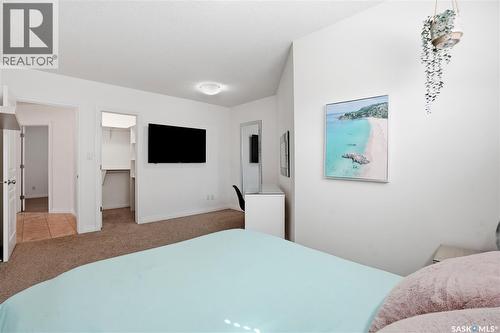 2431 Linner Bay, Regina, SK - Indoor Photo Showing Bedroom