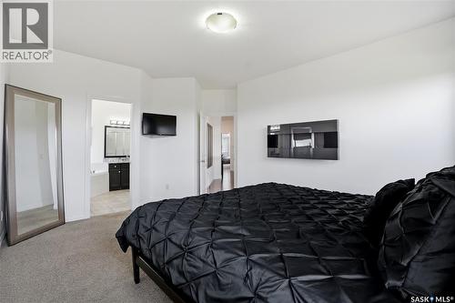 2431 Linner Bay, Regina, SK - Indoor Photo Showing Bedroom
