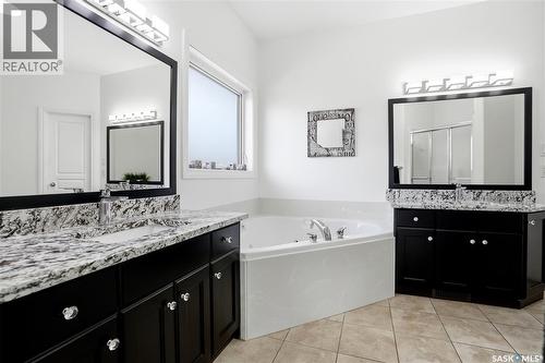 2431 Linner Bay, Regina, SK - Indoor Photo Showing Bathroom