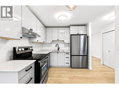 1946 Tranquille Road Unit# 9, Kamloops, BC - Indoor Photo Showing Kitchen With Upgraded Kitchen