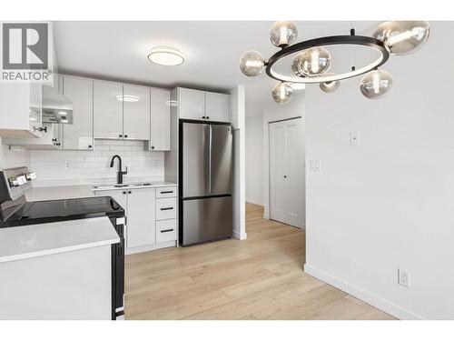 1946 Tranquille Road Unit# 9, Kamloops, BC - Indoor Photo Showing Kitchen