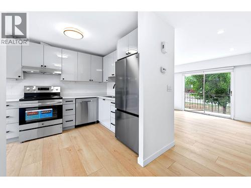 1946 Tranquille Road Unit# 9, Kamloops, BC - Indoor Photo Showing Kitchen