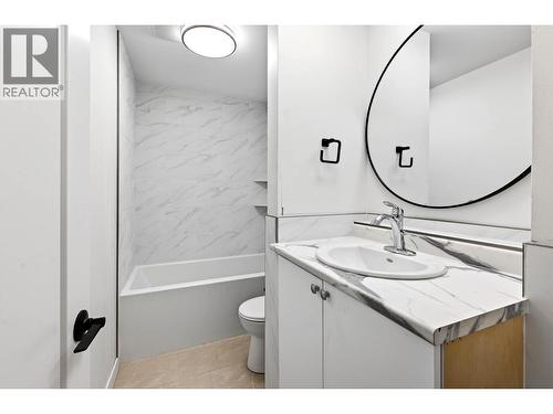 1946 Tranquille Road Unit# 9, Kamloops, BC - Indoor Photo Showing Bathroom