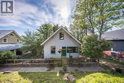 2050 Georgia Street Rossland, BC V0G 1Y0