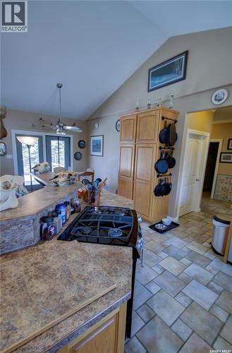 120 1St Avenue E, Love, SK - Indoor