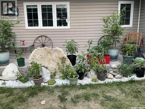 120 1St Avenue E, Love, SK - Outdoor