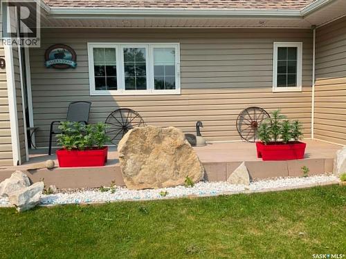 120 1St Avenue E, Love, SK - Outdoor