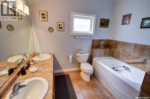 120 1St Avenue E, Love, SK - Indoor Photo Showing Bathroom