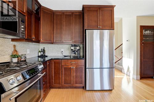 239 Scissons Court, Saskatoon, SK - Indoor Photo Showing Kitchen