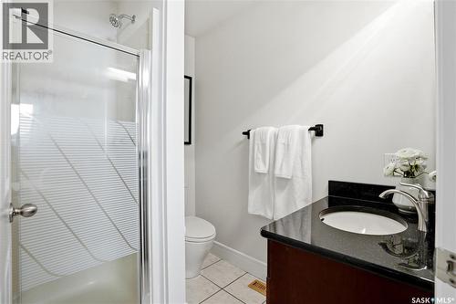239 Scissons Court, Saskatoon, SK - Indoor Photo Showing Bathroom