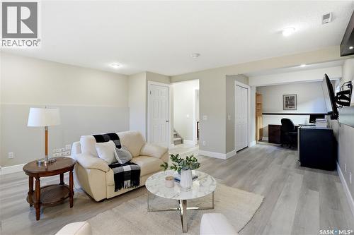 239 Scissons Court, Saskatoon, SK - Indoor Photo Showing Living Room