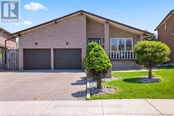 140 SOLOMON CRESCENT  Hamilton, ON L8W 2G7