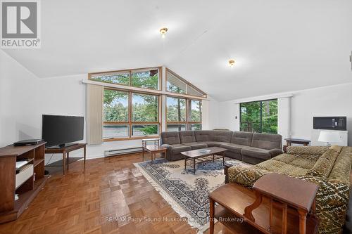 37 Smithpine Crescent, Mckellar, ON 
