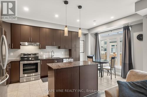 112 Hawkshaw Crescent, Ottawa, ON - Indoor Photo Showing Kitchen With Stainless Steel Kitchen With Upgraded Kitchen