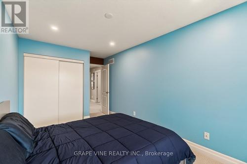 112 Hawkshaw Crescent, Ottawa, ON - Indoor Photo Showing Bedroom