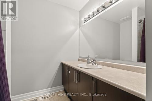 112 Hawkshaw Crescent, Ottawa, ON - Indoor Photo Showing Bathroom