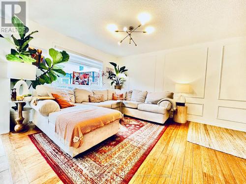 Open-concept Living - 906 Burrows Gate, Milton, ON - Indoor