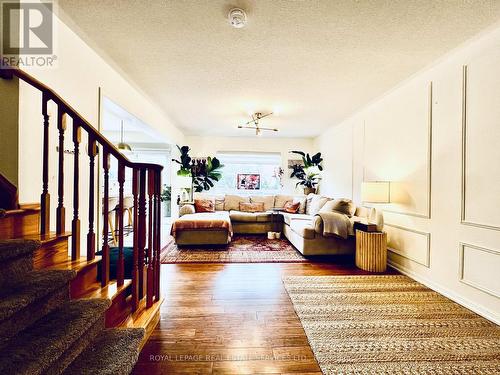 Open-concept Living - 906 Burrows Gate, Milton, ON - Indoor