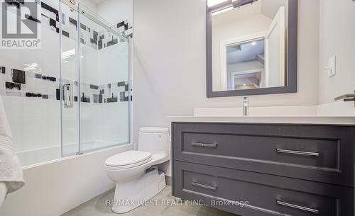 2194 Haygate Crescent, Mississauga, ON - Indoor Photo Showing Bathroom