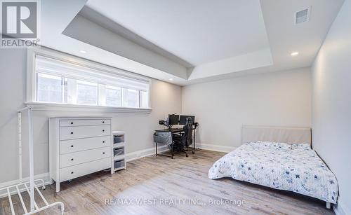 2194 Haygate Crescent, Mississauga, ON - Indoor Photo Showing Bedroom