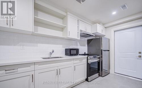 2194 Haygate Crescent, Mississauga, ON - Indoor Photo Showing Kitchen